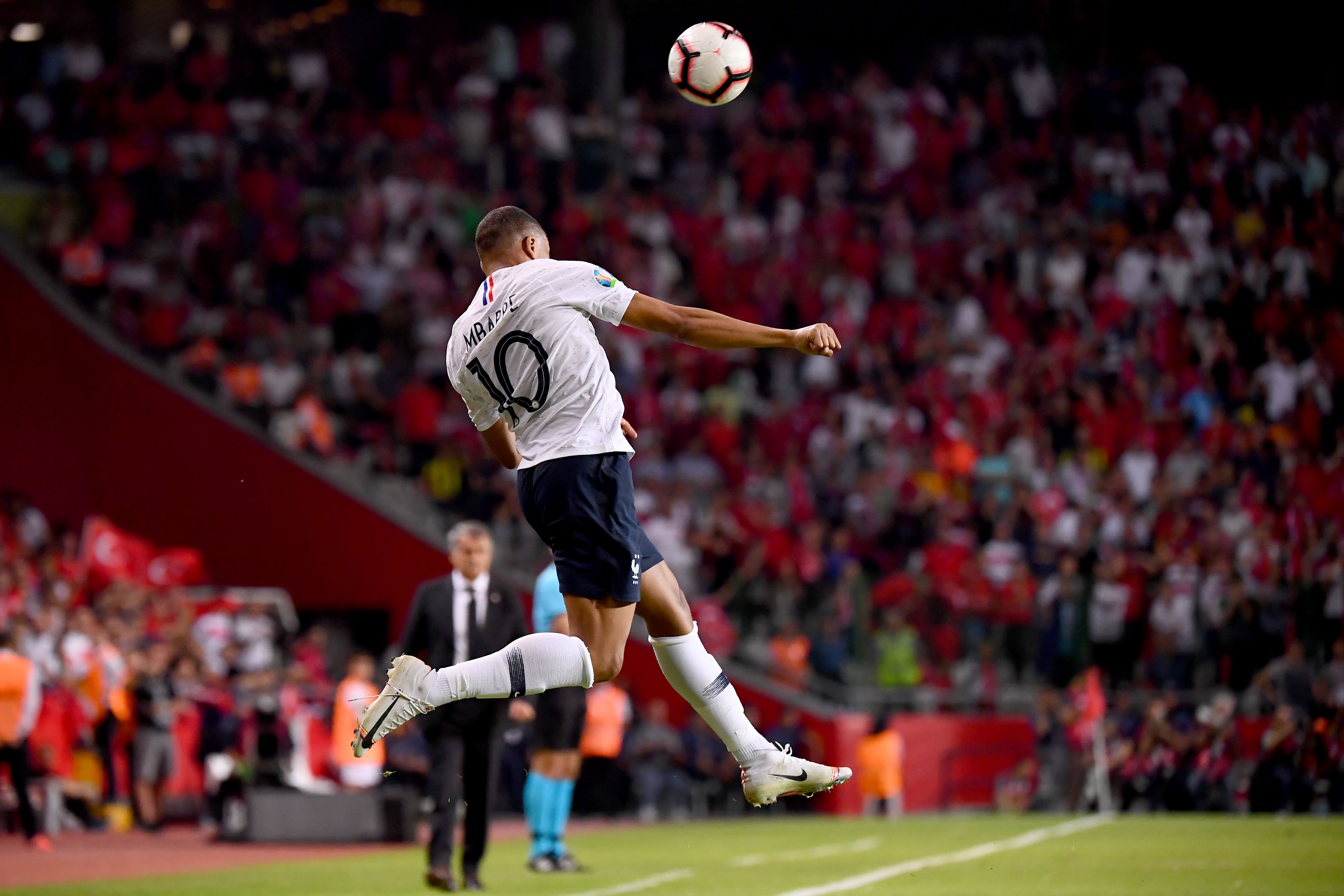 在更大的舞 在更大的舞