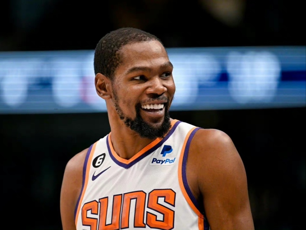 这使得他在 这使得他在