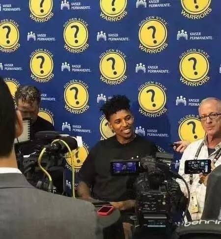 公众审视 公众审视